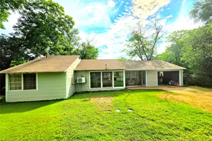 1102 Post Oak St, Hearne, TX 77859 - Photo 1