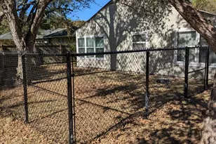 1102 Post Oak St, Hearne, TX 77859 - Photo 9