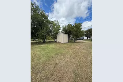 606 W 6th Street, Freeport, TX 77541 - Photo 15