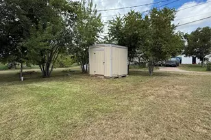 606 W 6th St, Freeport, TX 77541 - Photo 15