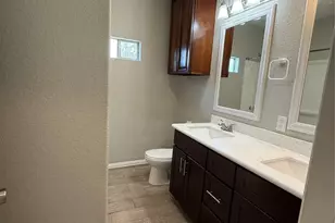 606 W 6th St, Freeport, TX 77541 - Photo 9