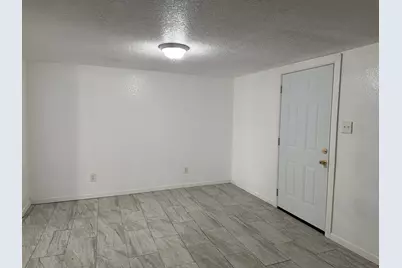 726 W 6th Street, Freeport, TX 77541 - Photo 3