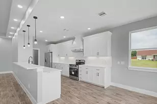 1220 Appaloosa Cir, Angleton, TX 77515 - Photo 17