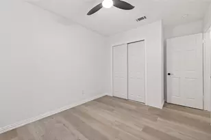 16235 La Terra Dr, Houston, TX 77083 - Photo 9