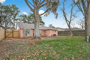 16235 La Terra Dr, Houston, TX 77083 - Photo 21