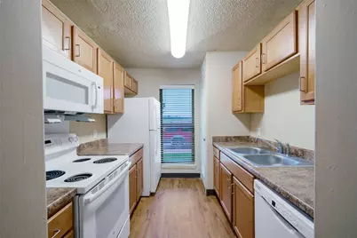 1002 SE Martin Luther King Drive, Smithville, TX 78957 - Photo 9