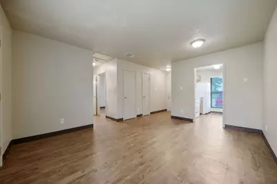 1002 SE Martin Luther King Drive, Smithville, TX 78957 - Photo 7