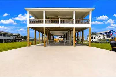 952 Sandollar, Crystal Beach, TX 77650 - Photo 3
