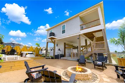 952 Sandollar, Crystal Beach, TX 77650 - Photo 5