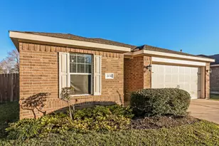 2131 Golden Topaz Dr, Rosharon, TX 77583 - Photo 3