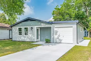 846 S Anderson St, Angleton, TX 77515 - Photo 1