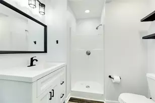 846 S Anderson St, Angleton, TX 77515 - Photo 21