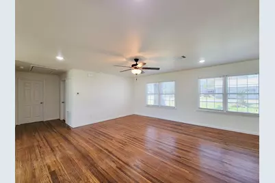 413 S Market Street, Brazoria, TX 77422 - Photo 9