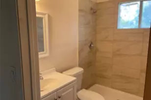 8166 Oak Knoll Ln, Houston, TX 77028 - Photo 7