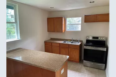 8166 Oak Knoll Lane, Houston, TX 77028 - Photo 3