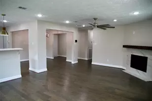 306 Maple Leaf St, League City, TX 77573 - Photo 9