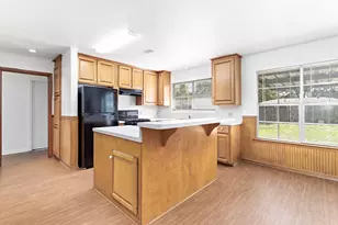 413 Gardenia Ave, Orange, TX 77630 - Photo 3