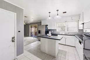 1015 Layman St, La Marque, TX 77568 - Photo 9