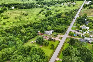 1011 County Rd 129, Alvin, TX 77511 - Photo 21