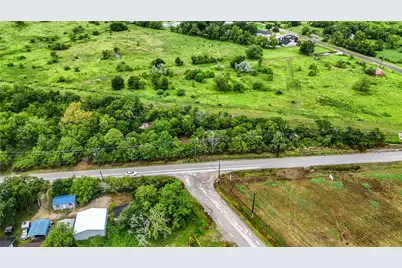 1011 County Road 129, Alvin, TX 77511 - Photo 13