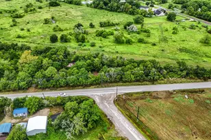1011 County Rd 129, Alvin, TX 77511 - Photo 13