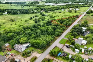 1011 County Rd 129, Alvin, TX 77511 - Photo 11