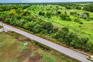 1011 County Rd 129, Alvin, TX 77511 - Photo 5