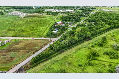 1011 County Road 129, Alvin, TX 77511 - Photo 17