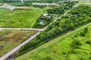 1011 County Rd 129, Alvin, TX 77511 - Photo 17