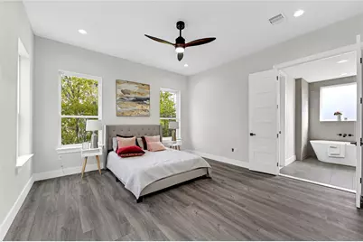 710 Link Road #E, Houston, TX 77009 - Photo 9