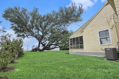 7414 Ocean Drive, Beach City, TX 77523 - Photo 7