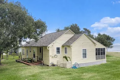 7414 Ocean Drive, Beach City, TX 77523 - Photo 5