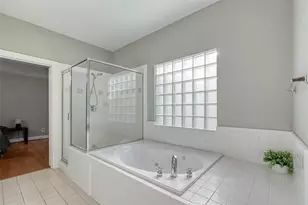 9701 Marlive Ln, Houston, TX 77025 - Photo 19