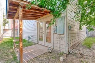 9701 Marlive Ln, Houston, TX 77025 - Photo 21