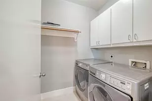 9701 Marlive Ln, Houston, TX 77025 - Photo 11