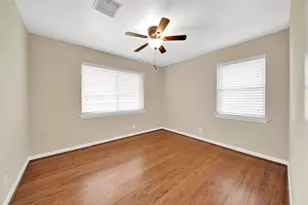 1607 Willowby Dr, Houston, TX 77008 - Photo 13