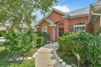 5707 Emerald Brook Lane, League City, TX 77573 - Photo 3