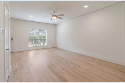 14715 Barryknoll Lane #132, Houston, TX 77079 - Photo 7