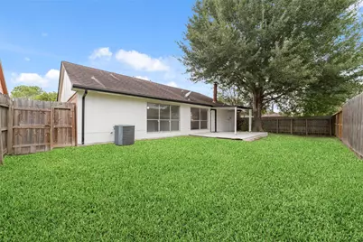 2106 Endicott Lane, Sugar Land, TX 77478 - Photo 5