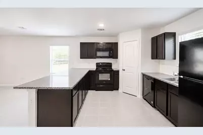 112 Indian Creek Circle, Willis, TX 77378 - Photo 9