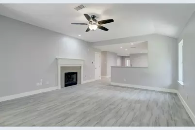 6 S Bristol Gate Place, The Woodlands, TX 77380 - Photo 9