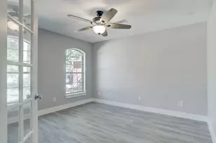 6 S Bristol Gate Pl, The Woodlands, TX 77380 - Photo 5