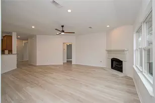 2030 Creek Shore Ln, Pearland, TX 77581 - Photo 1