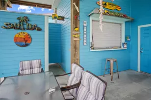 980 Fisherman Dr S, Crystal Beach, TX 77650 - Photo 3