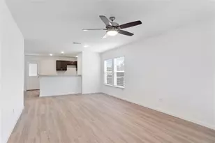 1239 21st St, Hempstead, TX 77445 - Photo 3