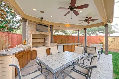 2650 Shady Acres Landing, Houston, TX 77008 - Photo 35