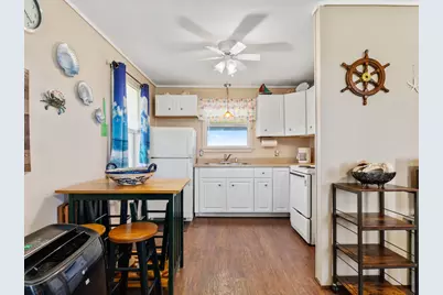 1938 County Road 201, Sargent, TX 77414 - Photo 9