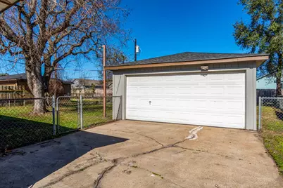 213 Bastrop Street, Angleton, TX 77515 - Photo 3