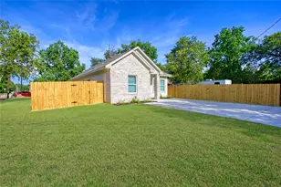 706 Ashville St, Navasota, TX 77868 - Photo 3