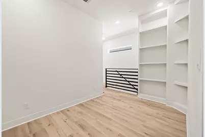 8011 Bowen Street #A-B, Houston, TX 77051 - Photo 11